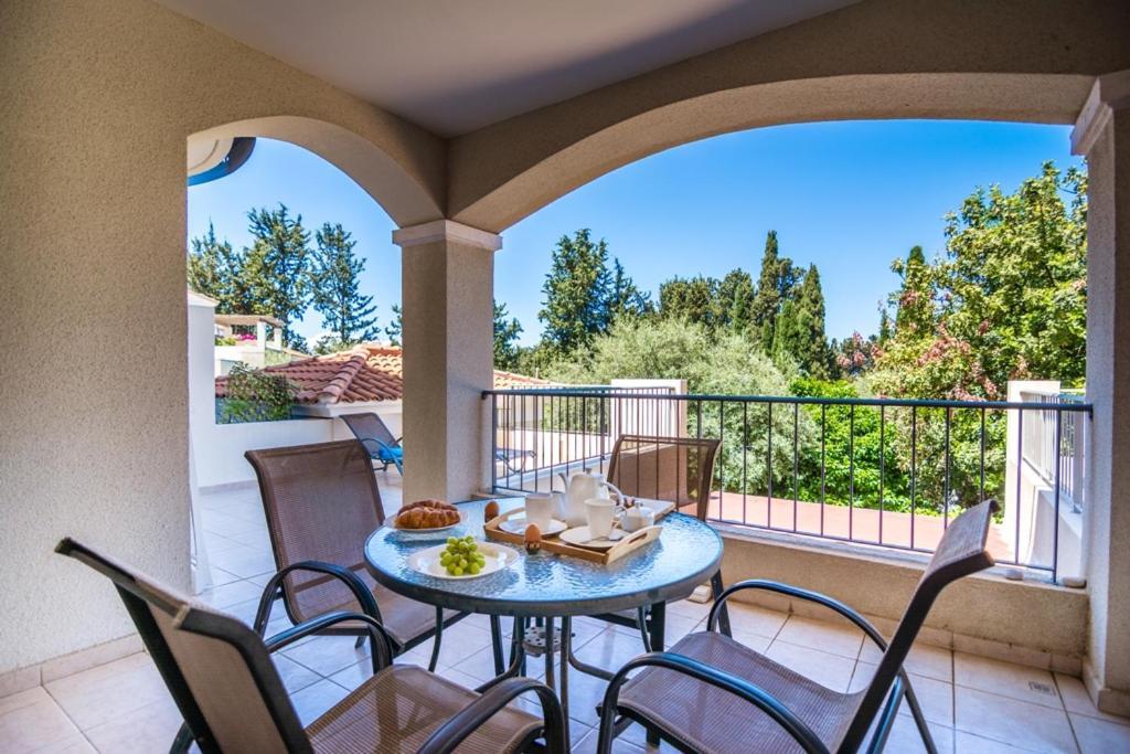 Cozy Apartment In Paphos Beautiful Complex Exterior foto